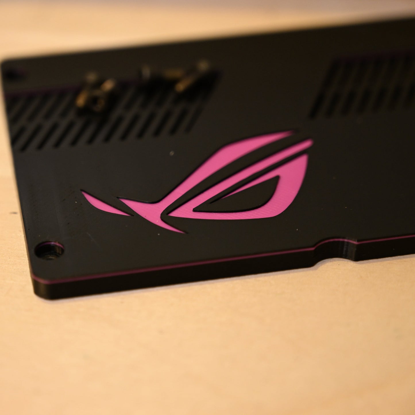 Asus ROG Ally: MechLock w/ One-Touch Charging